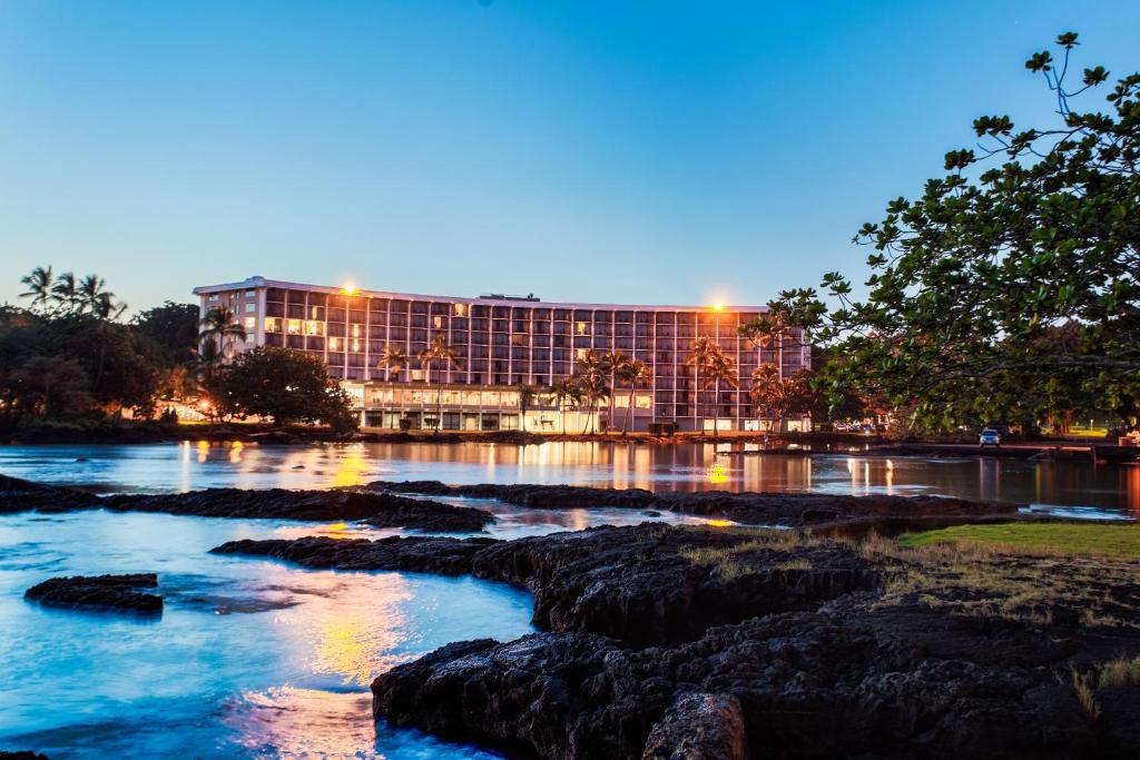 Castle Hilo Hawaiian Hotel image 11