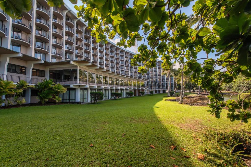 Castle Hilo Hawaiian Hotel image 25
