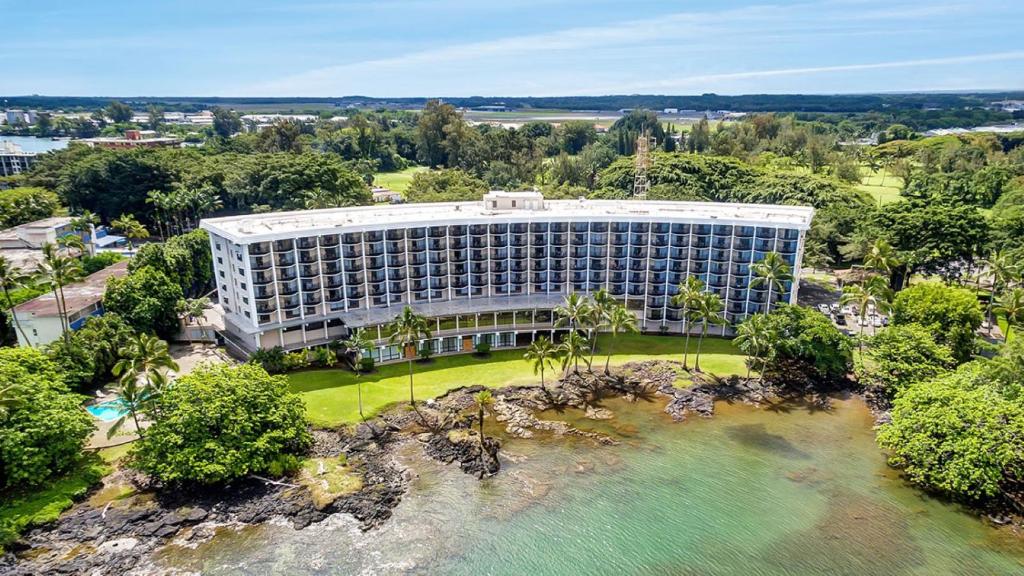 Castle Hilo Hawaiian Hotel image 7