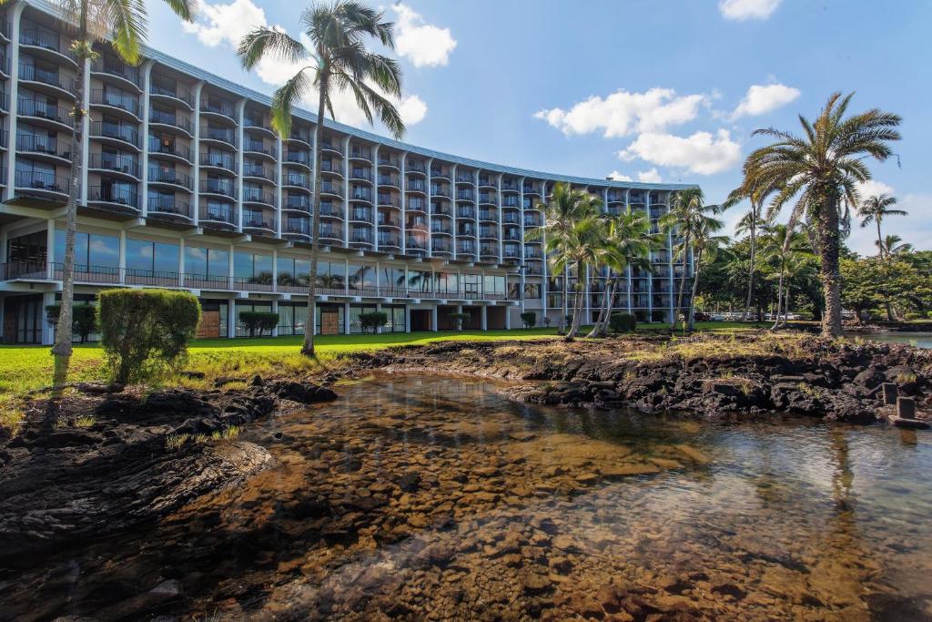 Castle Hilo Hawaiian Hotel image 8